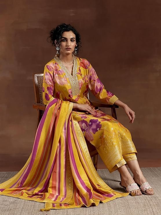 Libas Women's Silk Blend Kurta Set - Image 3